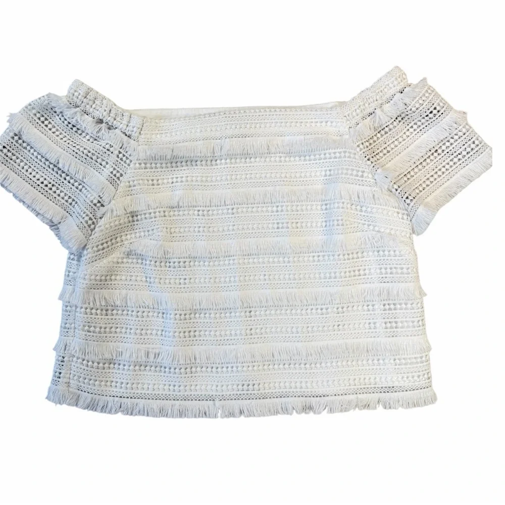 White House Black Market White Textured Off-Shoulder Blouse size 4